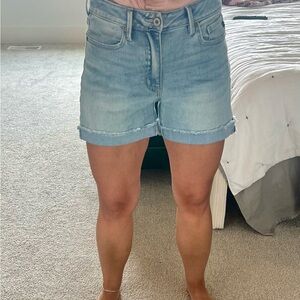 KanCan Blue Jean Shorts Classic Cuffed Hem Size L (27-29 inch waist)